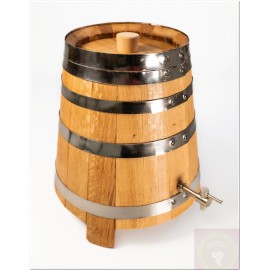 Small oak barrels on legs for distillates_LUX